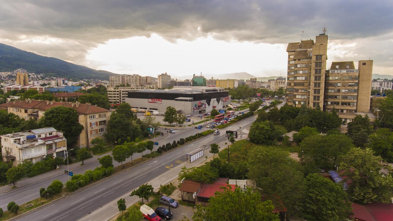 Astera Apart Hotel Skopje Bagian luar foto